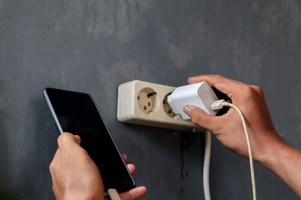 Ile prądu zużywa ładowarka do telefonu? Poradnik dla użytkowników