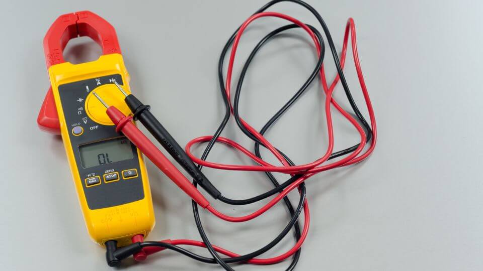 Volt a Wat – różnice, zależności i znaczenie w elektryczności