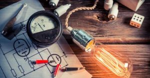 1 kWh ile to wat – jak obliczyć zużycie energii w domu i nie przepłacać za prąd?